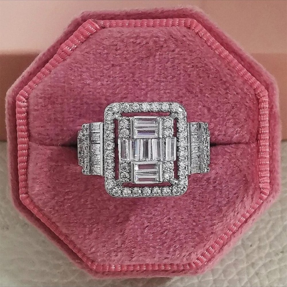 LUXURY ENGAGEMENT S925 STERLING SILVER DIAMOND RING, BEAUTIFUL RING, SHINY RING. - Picture 5 of 7